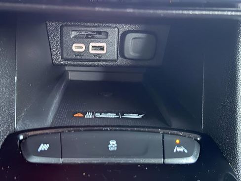 Used 2023 Chevrolet Bolt EUV LT image 26