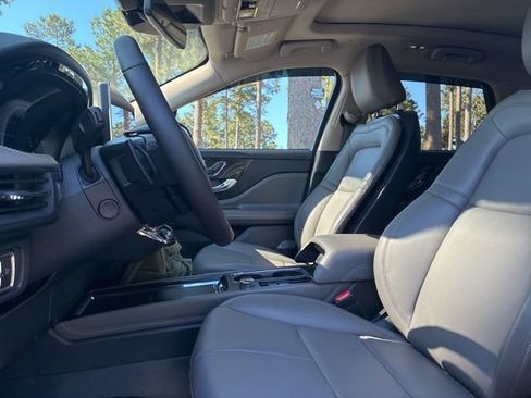 Certified 2025 Lincoln Corsair FWD w/ Equipment Group 101A image 30