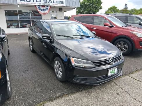 Used 2014 Volkswagen Jetta SE FWD image 2