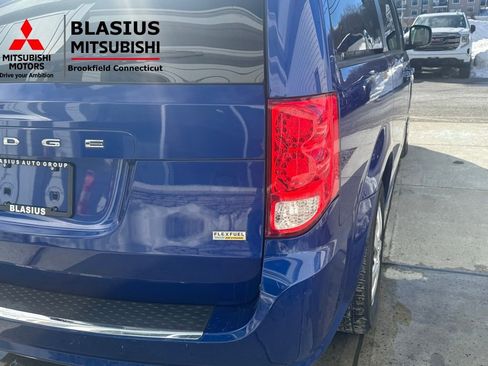 Used 2018 Dodge Grand Caravan SE w/ UConnect Hands-Free Group image 14