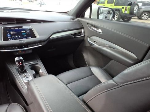 Used 2022 Cadillac XT4 Premium Luxury w/ Cold Weather Package AWD/4WD image 14