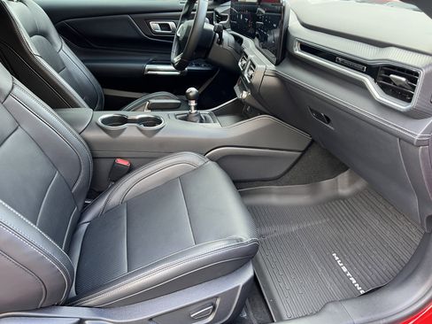 Used 2025 Ford Mustang GT Premium w/ GT Performance Package image 23