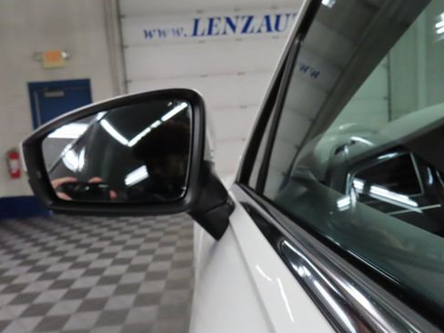 Used 2019 Volkswagen Tiguan SE image 48