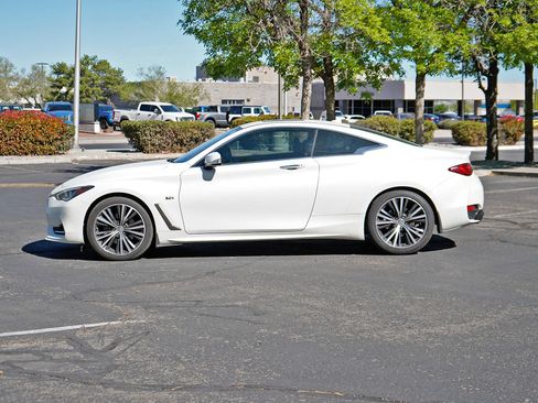Used 2018 INFINITI Q60 3.0t Luxe w/ Sensory Package 3.0T Luxe image 3