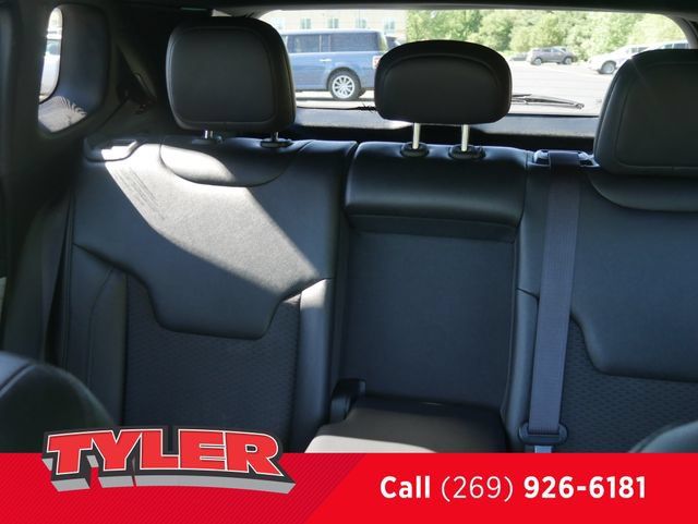 Used 2024 Jeep Compass Latitude AWD/4WD image 39