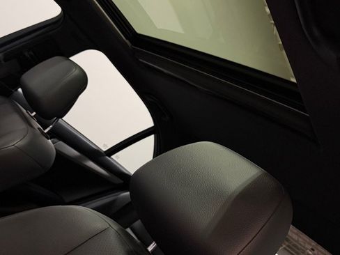 Used 2013 Mercedes-Benz C 250 Sedan image 16