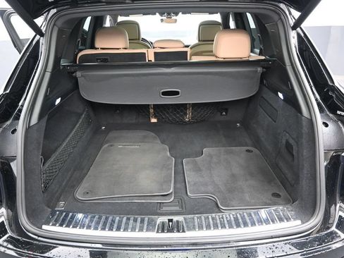 Used 2019 Porsche Cayenne AWD/4WD image 16