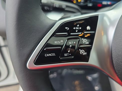 New 2025 Mercedes-Benz GLB 250 image 17