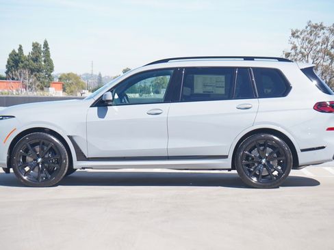 New 2026 BMW X7 xDrive40i w/ M Sport Package image 4