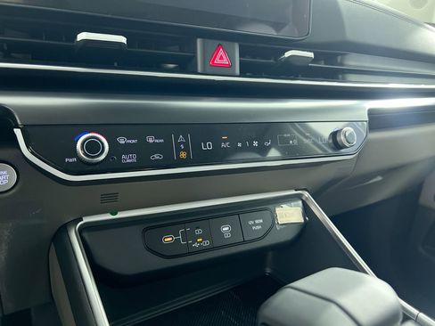 New 2026 Kia Carnival LX image 24