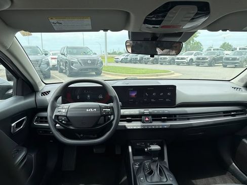 Used 2025 Kia K4 FWD image 21