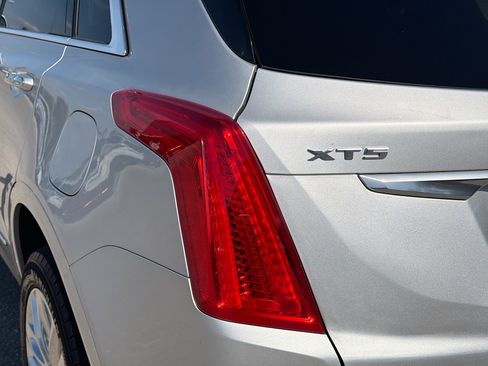 Used 2019 Cadillac XT5 Luxury image 11