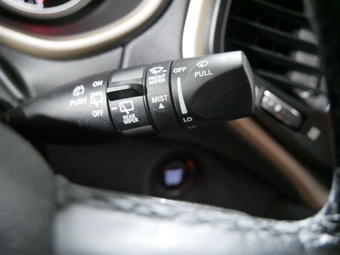 Used 2017 Jeep Cherokee Limited AWD/4WD image 32