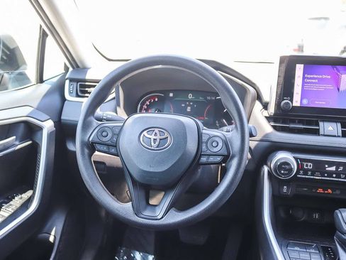 Used 2025 Toyota RAV4 XLE FWD image 16