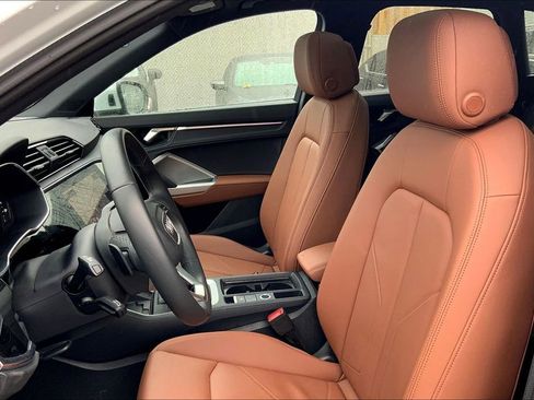 Certified 2024 Audi Q3 2.0T Premium Plus image 8