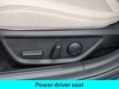 Used 2023 Genesis G70 2.0T RWD image 17