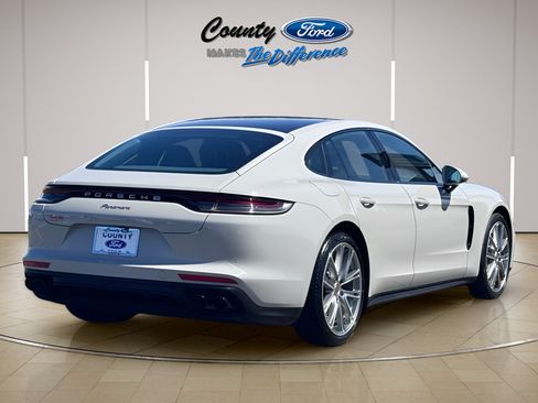 Used 2021 Porsche Panamera RWD image 13