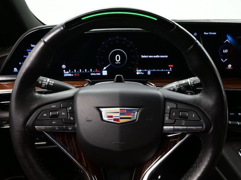 Used 2023 Cadillac Escalade Premium Luxury w/ Performance Package AWD/4WD image 19