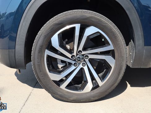 Used 2023 Volkswagen Atlas SE w/ Panoramic Sunroof Package FWD image 10