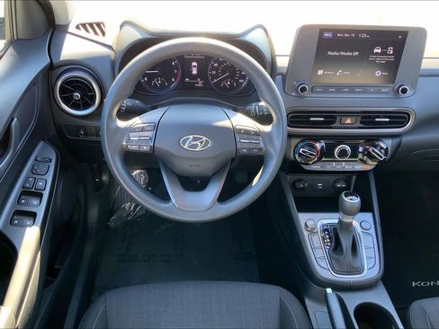 Used 2023 Hyundai Kona SEL image 12