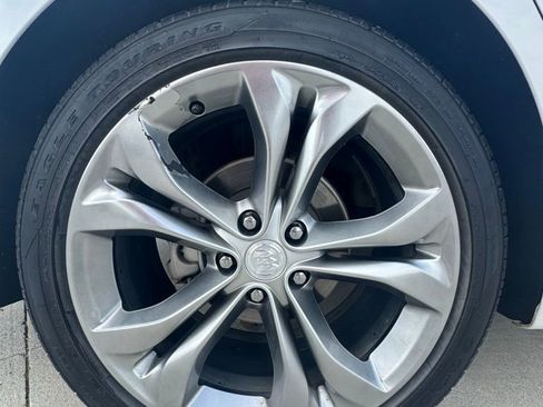 Used 2019 Buick LaCrosse Avenir image 20