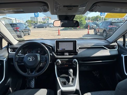 Used 2025 Toyota RAV4 XLE AWD/4WD image 11