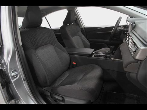 Used 2025 Toyota Camry LE FWD image 17