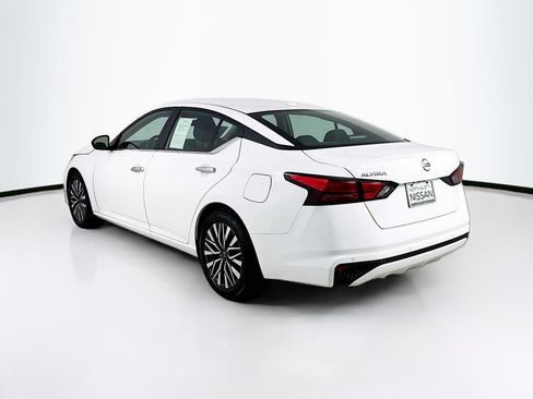 Used 2025 Nissan Altima 2.5 SV FWD image 5