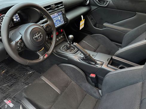 New 2026 Toyota GR86 YUZU Limited image 9
