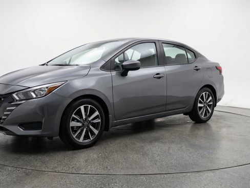 Used 2025 Nissan Versa SV FWD image 3