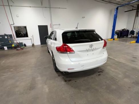Used 2010 Toyota Venza AWD image 9