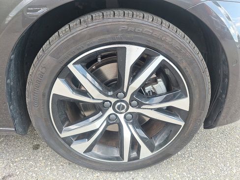 Certified 2024 Volvo S60 B5 Plus image 8