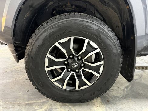 Used 2021 Toyota Tacoma TRD Sport image 25
