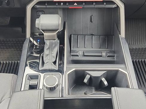 Used 2025 Toyota Tundra SR5 AWD/4WD image 18
