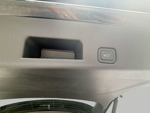 Used 2026 Chevrolet Traverse High Country FWD image 8