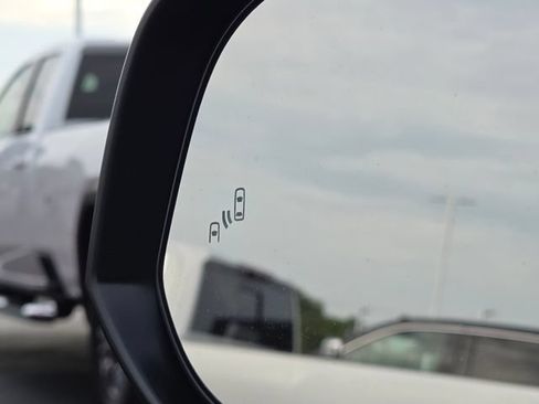 Used 2024 Toyota Grand Highlander AWD image 8