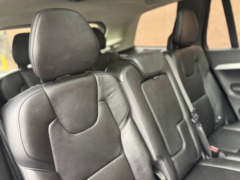 Used 2017 Volvo XC90 T6 Momentum w/ Vision Package AWD/4WD image 18