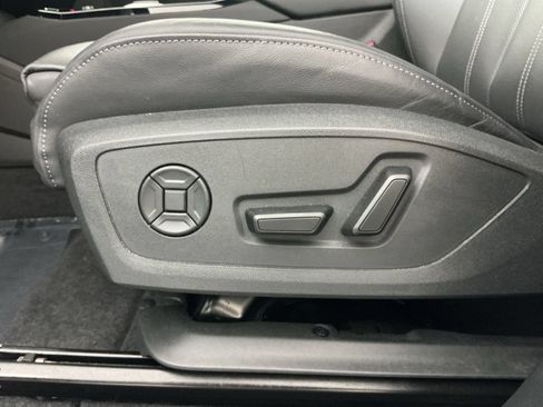 Used 2025 Audi Q6 e-tron Premium Plus w/ Premium Plus AWD/4WD image 14
