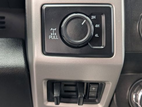 Certified 2021 Ford F250 Lariat w/ Chrome Package image 39