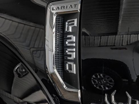Used 2019 Ford F250 Lariat w/ Lariat Ultimate Package AWD/4WD image 52