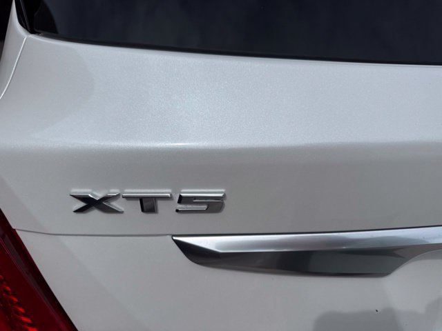 Used 2019 Cadillac XT5 Premium Luxury FWD image 6
