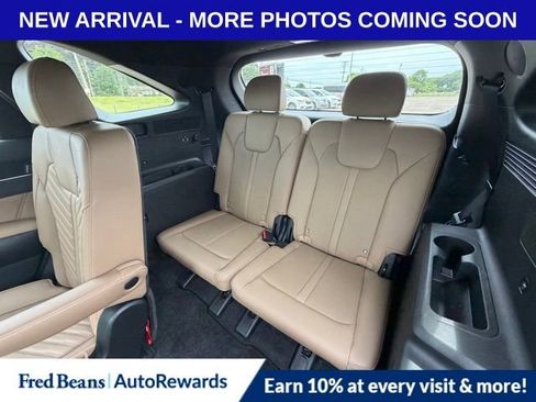 Used 2025 Kia Sorento SX Prestige w/ Olive Brown Leather Package AWD/4WD image 12
