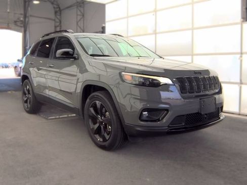 Used 2023 Jeep Cherokee Altitude Lux w/ Lux Elite Package AWD/4WD image 3