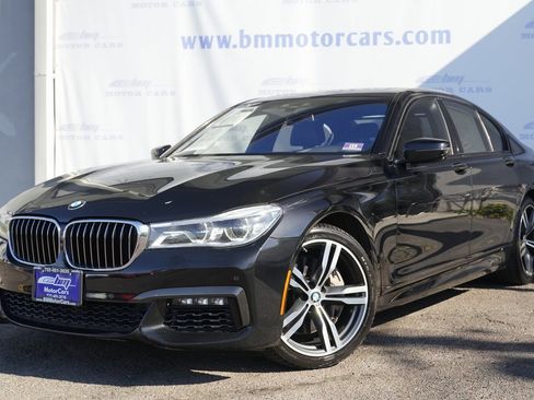 Used 2019 BMW 750i xDrive image 2