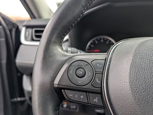 Used 2021 Toyota RAV4 XLE w/ Convenience Package image 13