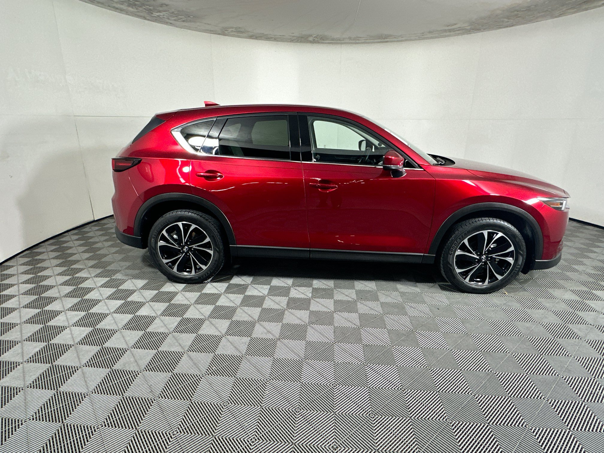 Used 2022 MAZDA CX-5 AWD 2.5 S w/ Premium Plus Pkg image 2