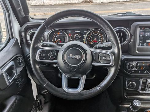 Used 2021 Jeep Wrangler Unlimited Sahara image 11