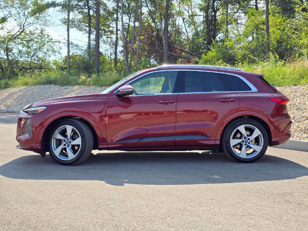 Certified 2025 Audi Q5 Prestige AWD/4WD image 3
