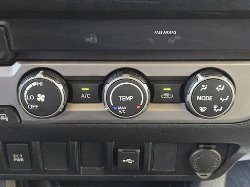 Used 2022 Toyota Tacoma SR RWD image 19