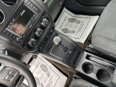 Used 2014 Jeep Patriot Latitude image 16